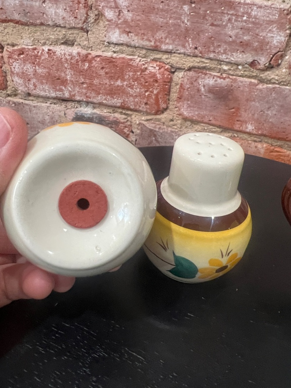 Vintage Vernonware 1950s Brown Eyed Susan‎ Ceramic Creamer and Salt & Pepper Set - Picture 4 of 7